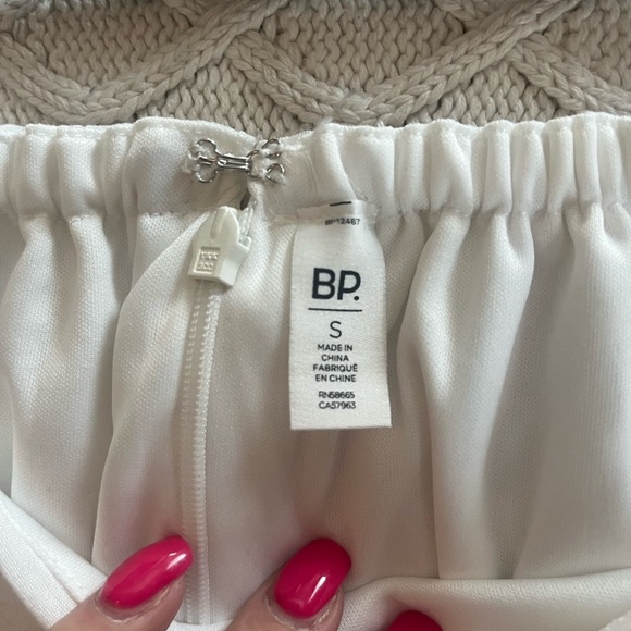 NEW! BP Brand White Rich
Balloon Sleeve Lined Mini Dress
Size Junior's Small - Picture 2 of 15